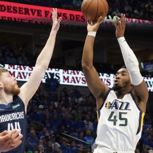 NBA-爱德华兹三分绝杀掘金，森林狼终结对手14连胜登顶西部引热议